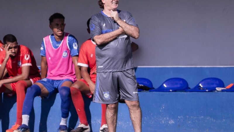 Campeão pelo Cruzeiro, Roberto Gaúcho busca reerguer time centenário no interior de Minas