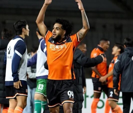 Revelado pelo Athletico-PR, Demethryus se destaca na Coreia do Sul e é eleito jogador do mês