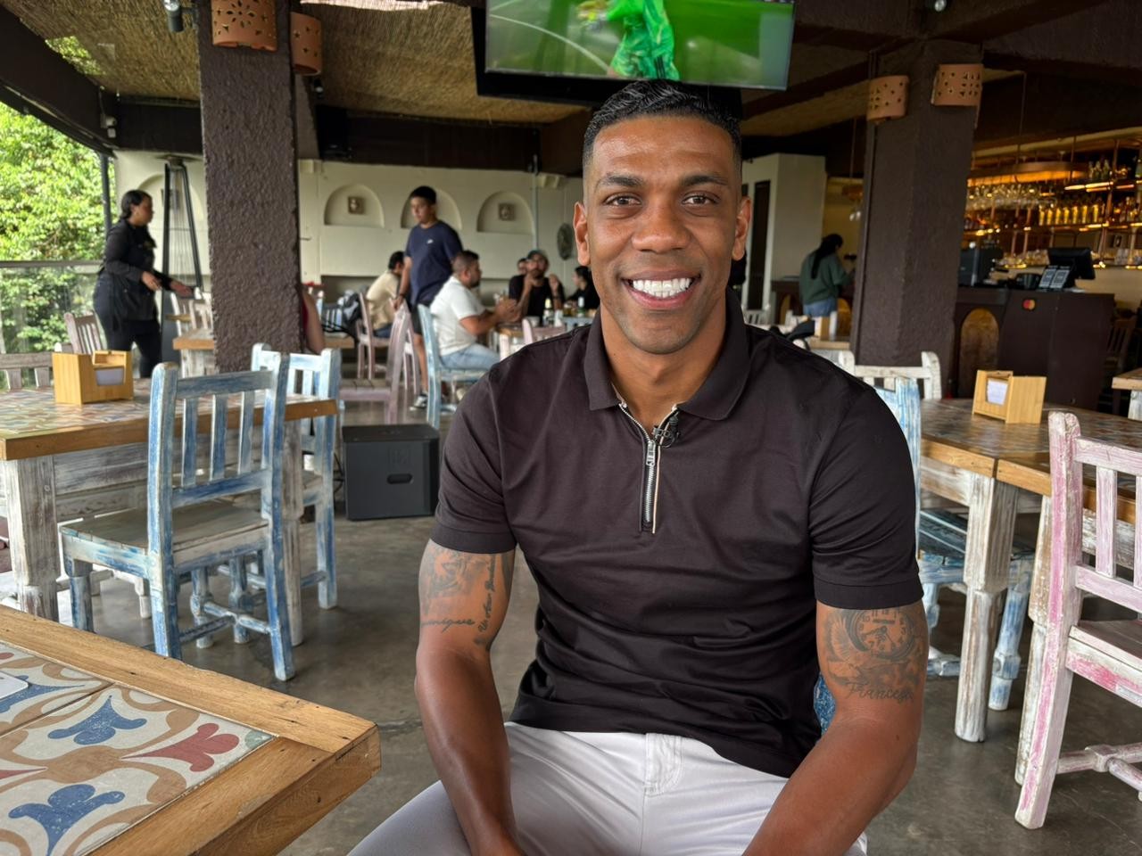 Lembra dele? Berrío vira dono de restaurante em Medellín e tem filha torcedora fanática pelo Flamengo