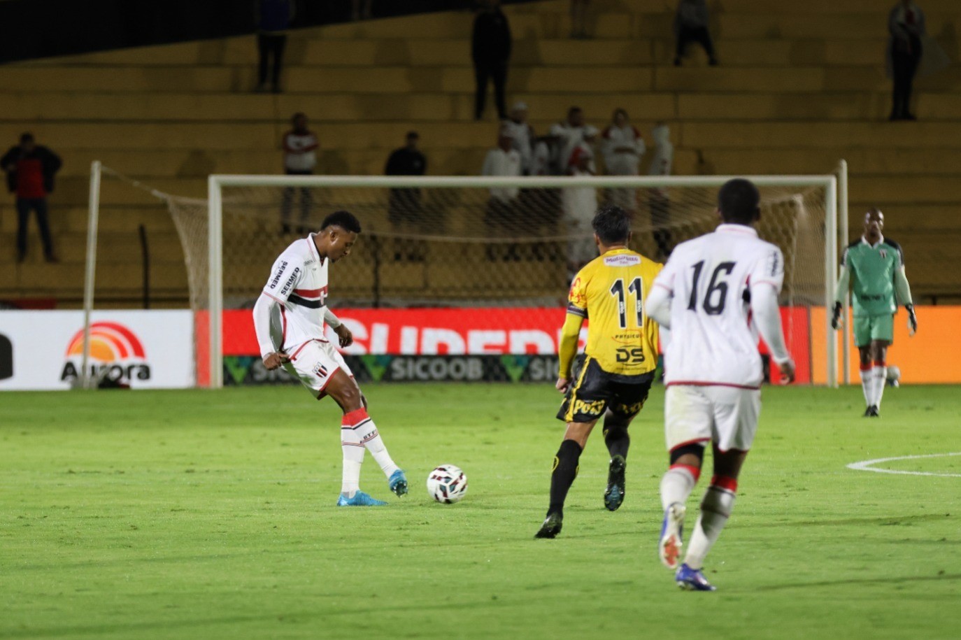 Botafogo-SP despenca na Série B e pode entrar no Z-4 pela primeira vez