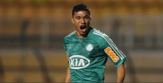 Lembra dele? Ex-Palmeiras assume comando de lanterna na Série D