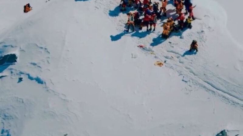 Montanhista paranaense, Gustavo Cordoni alcança o cume do Everest