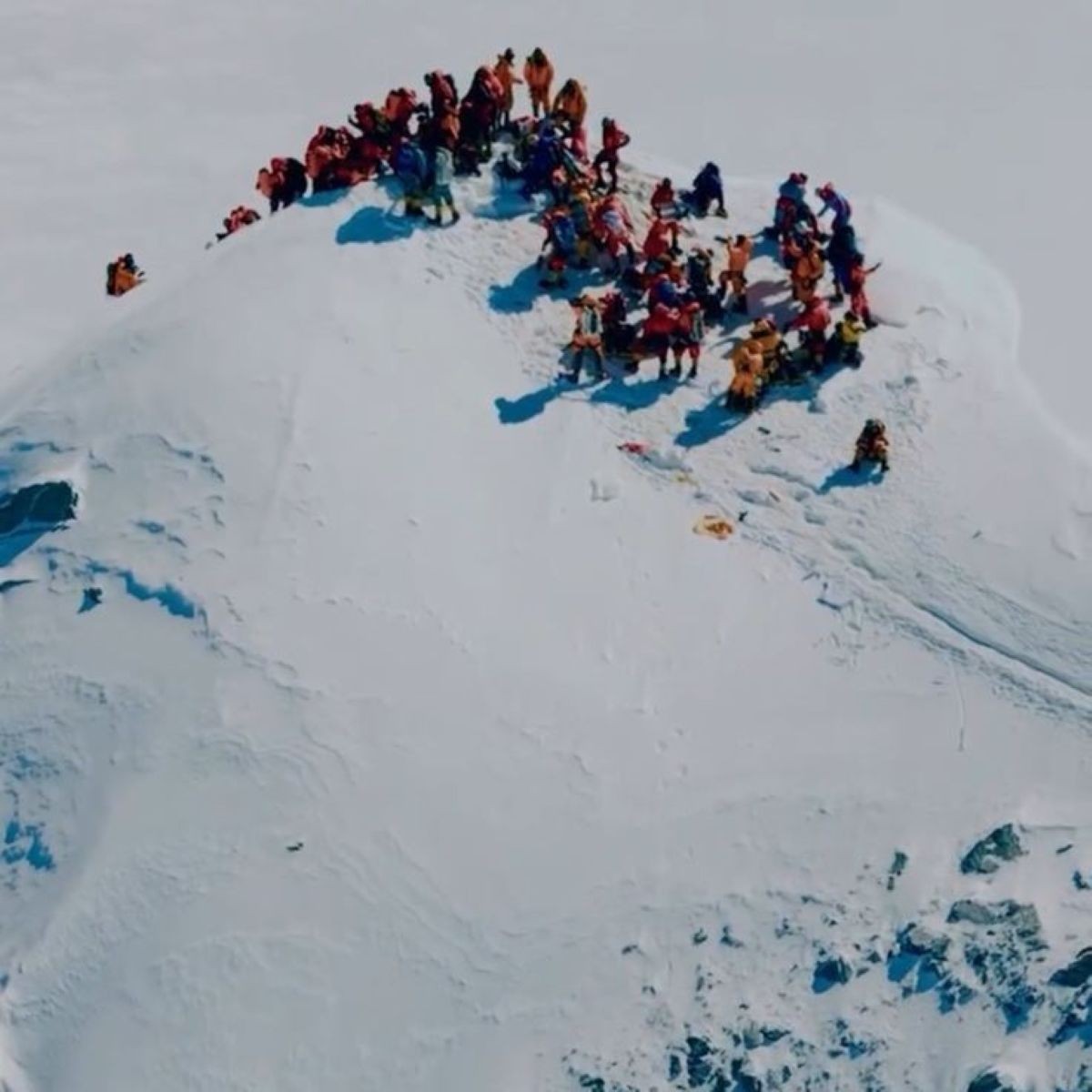 Montanhista paranaense, Gustavo Cordoni alcança o cume do Everest