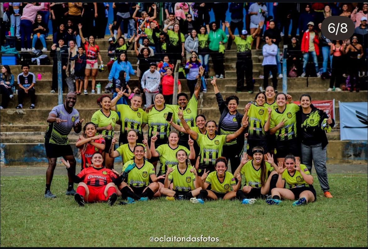 Filha de ex-Corinthians e Ponte cria time com antigas companheiras e vai à final da Taça das Favelas