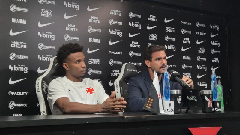 Admar vai à coletiva e diz que Renato continua no Vasco após derrota: “Estamos com ele”