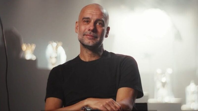 Guardiola se emociona e chora ao ouvir mensagens de torcedores do City; veja video