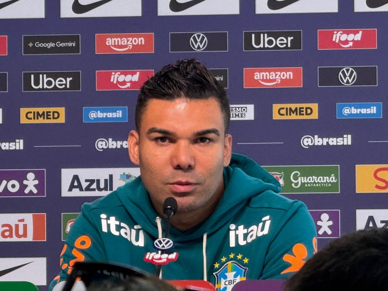 Sob sombra de Neymar, Casemiro explica frase sobre Endrick: “Apenas fui protegê-lo”