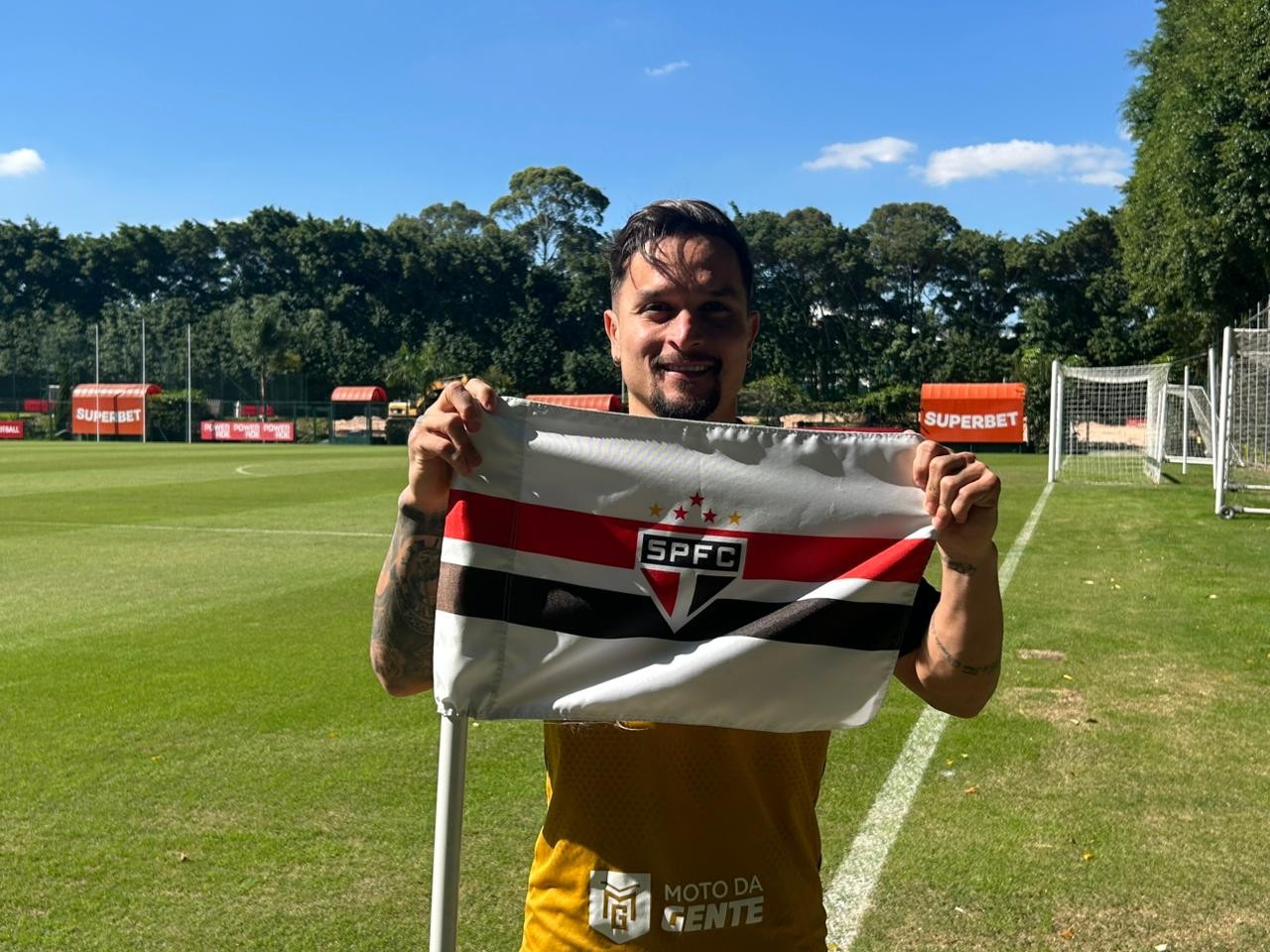 Artur assume liderança no São Paulo, cobra identidade do time e faz planos: “Ficar por muito tempo”