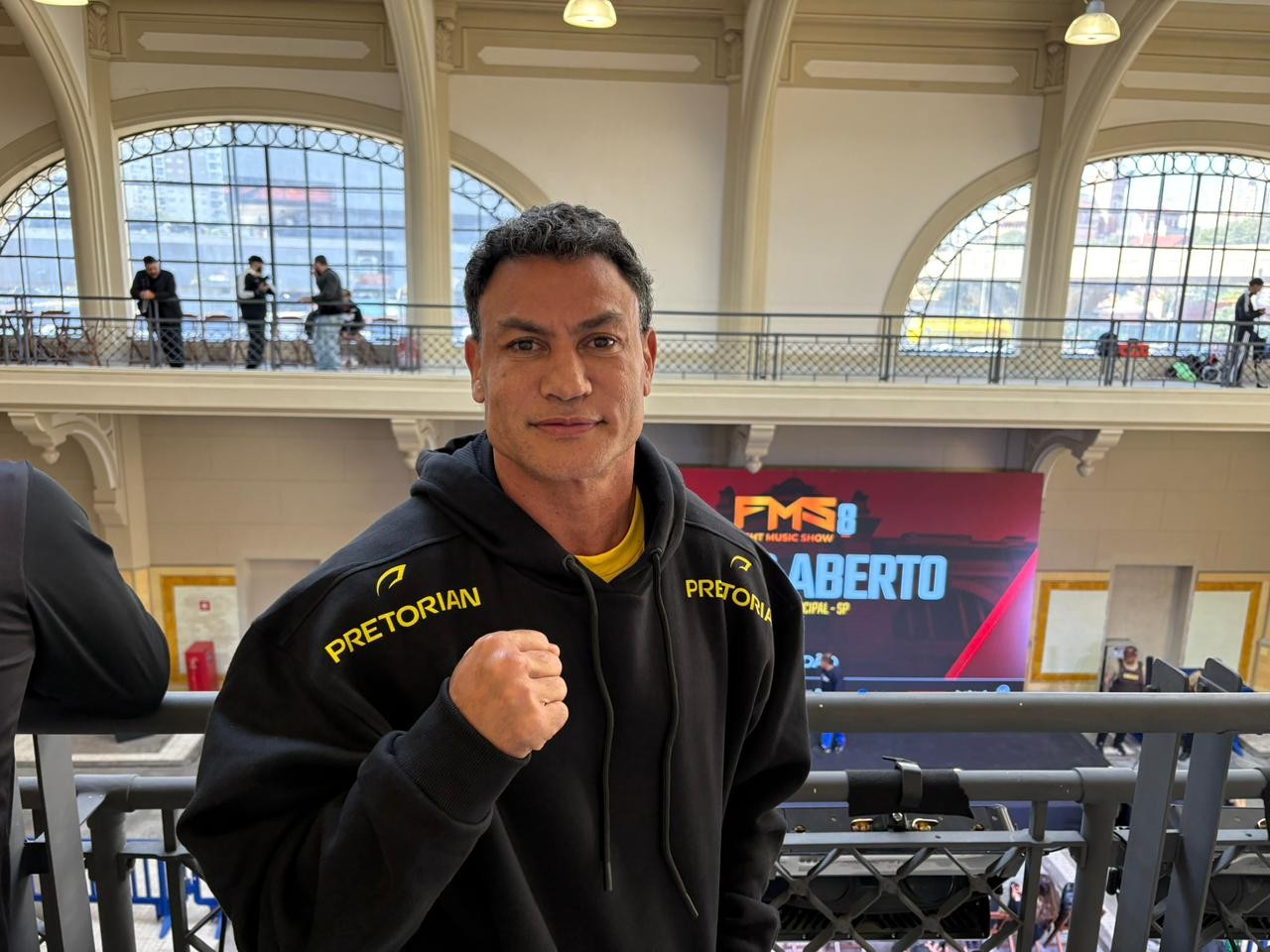 Popó diz que nova luta foi um pedido de Whindersson: “Um está precisando do outro de novo”