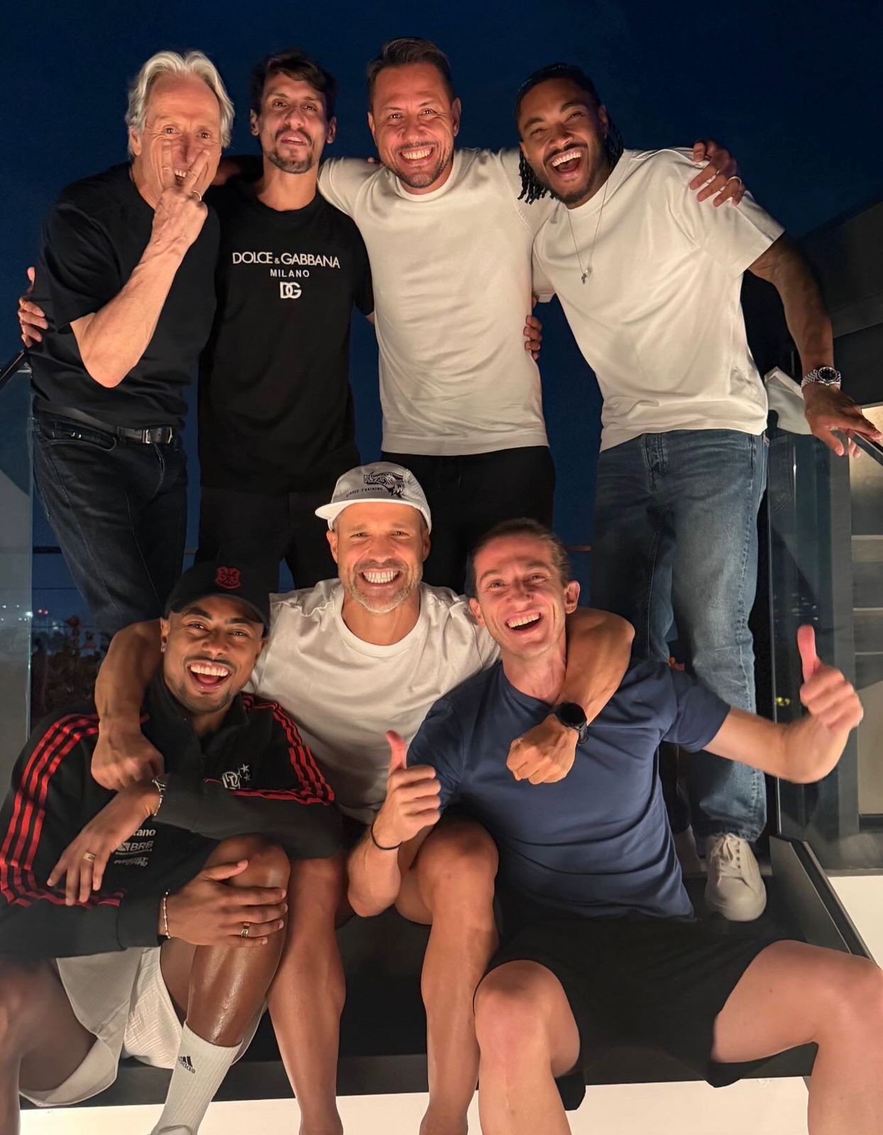 Jesus se encontra com Filipe Luís e outros jogadores do Flamengo de 2019: “Melhor time que tive na vida”