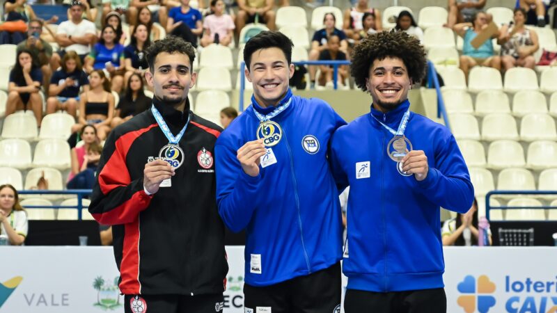 Arthur Nory crava série e leva o ouro no solo no Troféu Brasil de ginástica artística