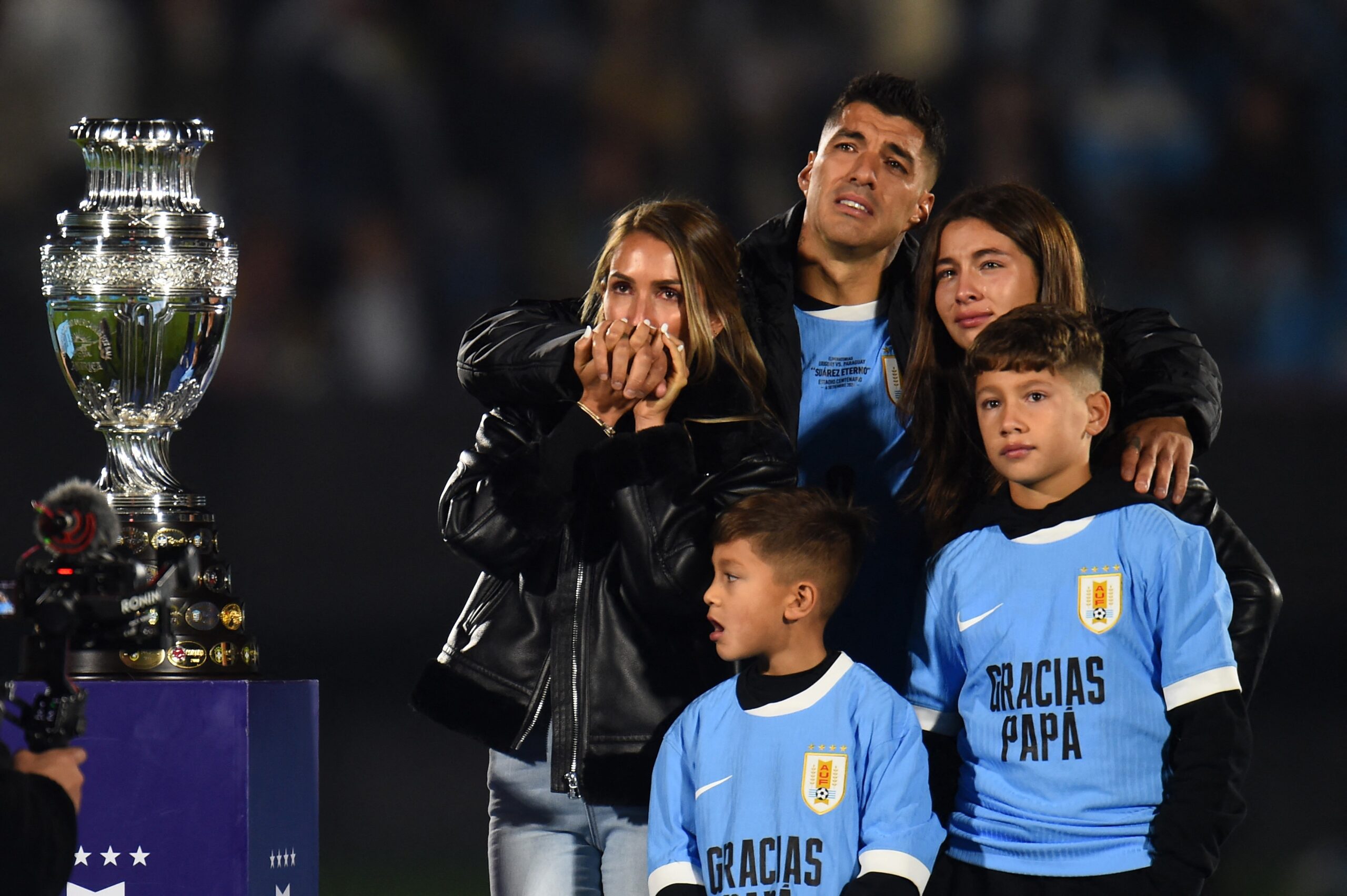 Bielsa explica motivo de ter deixado Suárez fora da lista do Uruguai para a Copa
