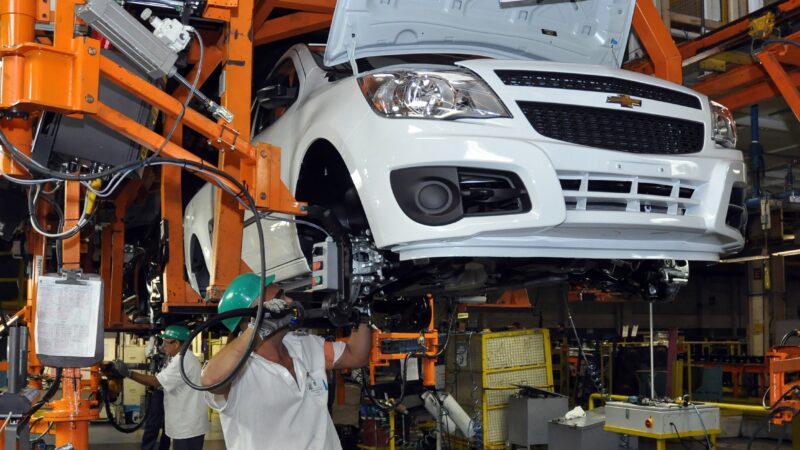 Chevrolet vai investir R$ 3,5 bilhões no Brasil para renovar fábricas e desenvolver carros híbridos