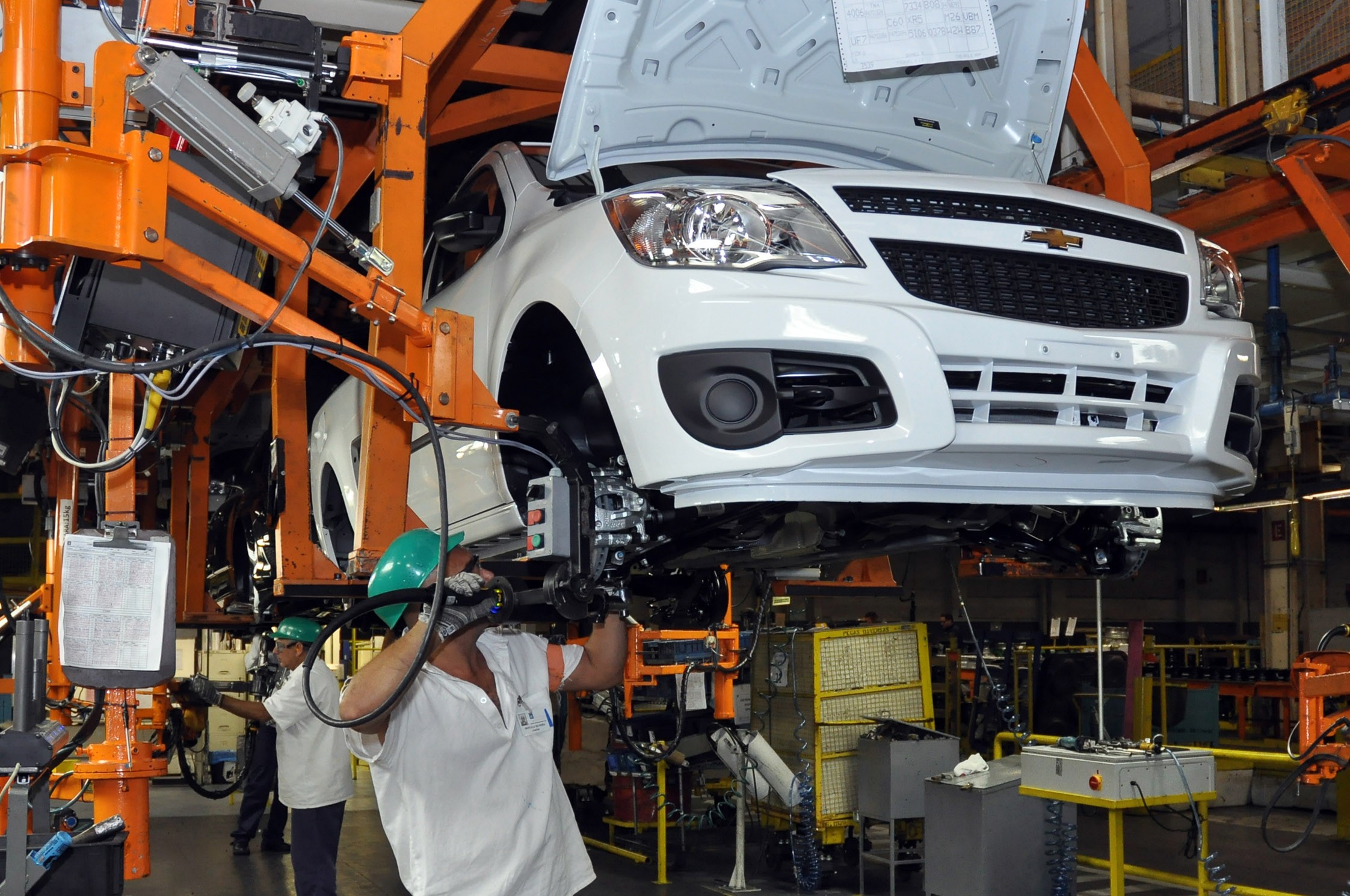 Chevrolet vai investir R$ 3,5 bilhões no Brasil para renovar fábricas e desenvolver carros híbridos