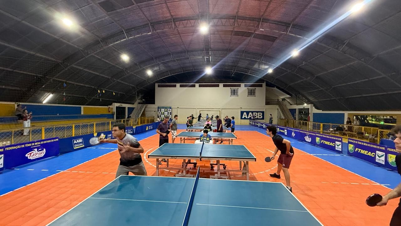 Marcos Adriel é campeão Iniciante II no 3º Torneio de Tênis de Mesa da Escolinha AABB/FTMEAC