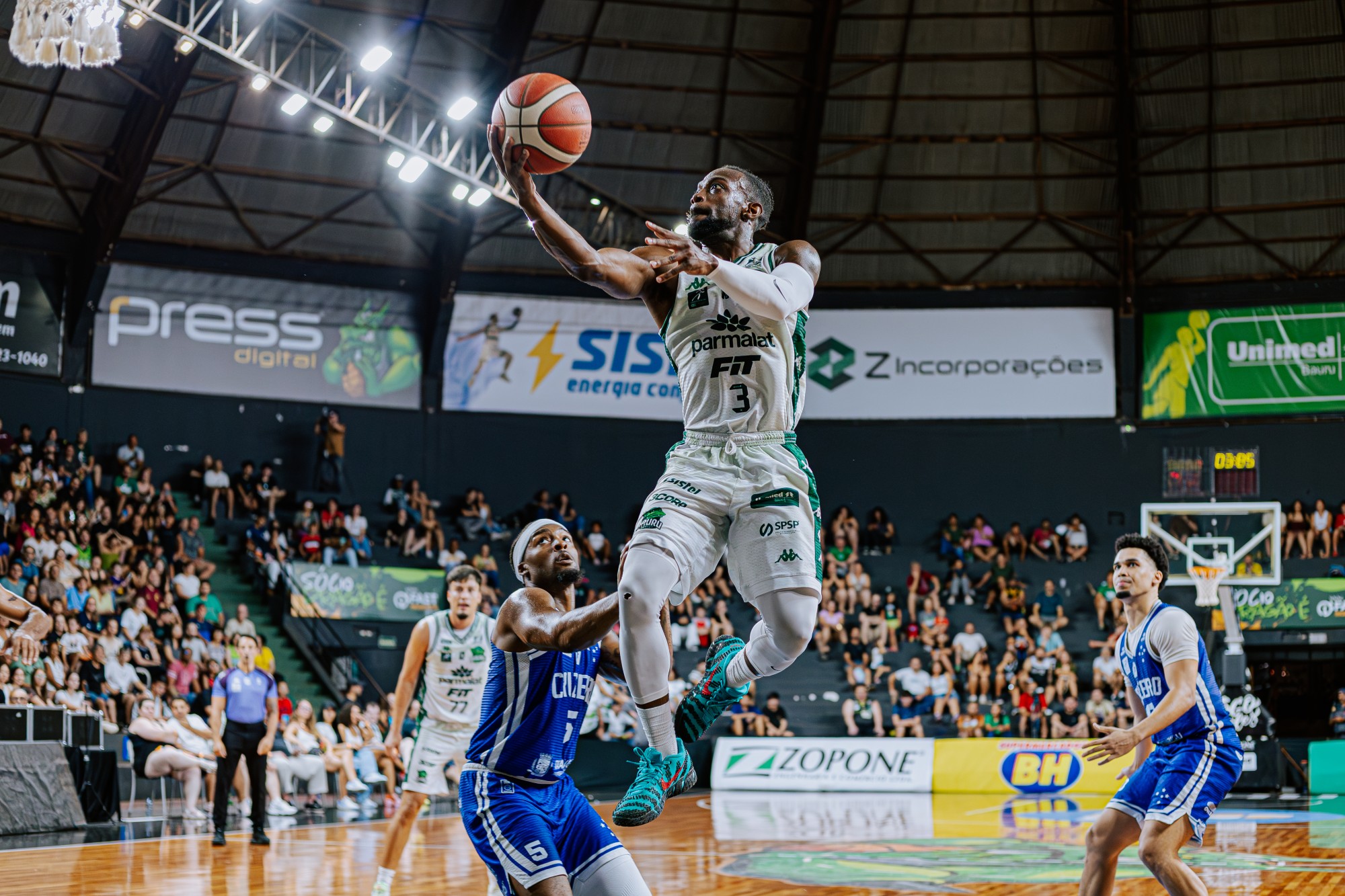 Brite se despede do Bauru após cinco temporadas e deixa legado de prêmios e protagonismo