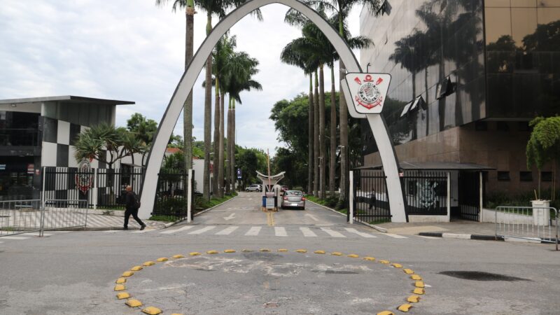 Corinthians pode ter conselheiros expulsos em reunião no Parque São Jorge; veja detalhes