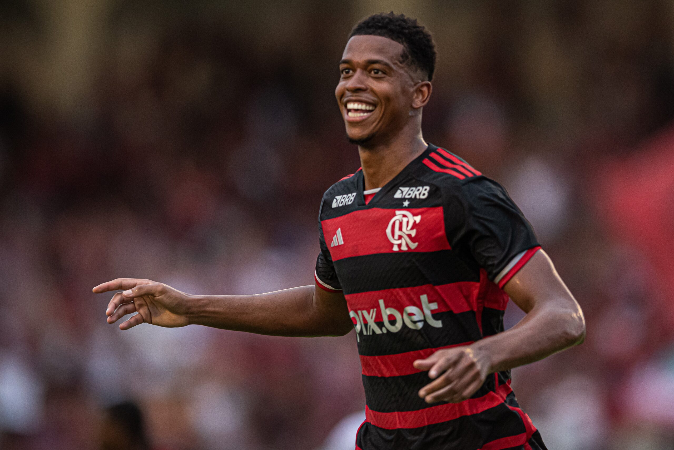 Lorran, Carlinhos, Viña e mais: veja a situação dos jogadores emprestados pelo Flamengo