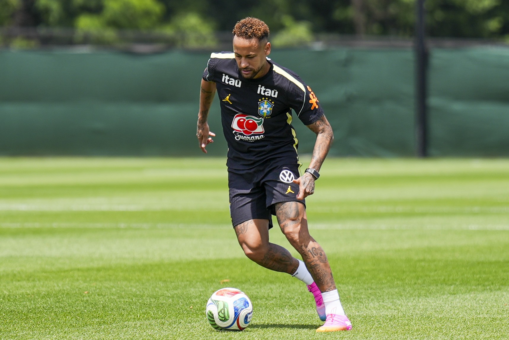 Ancelotti diz que espera volta de Neymar para Brasil x Escócia