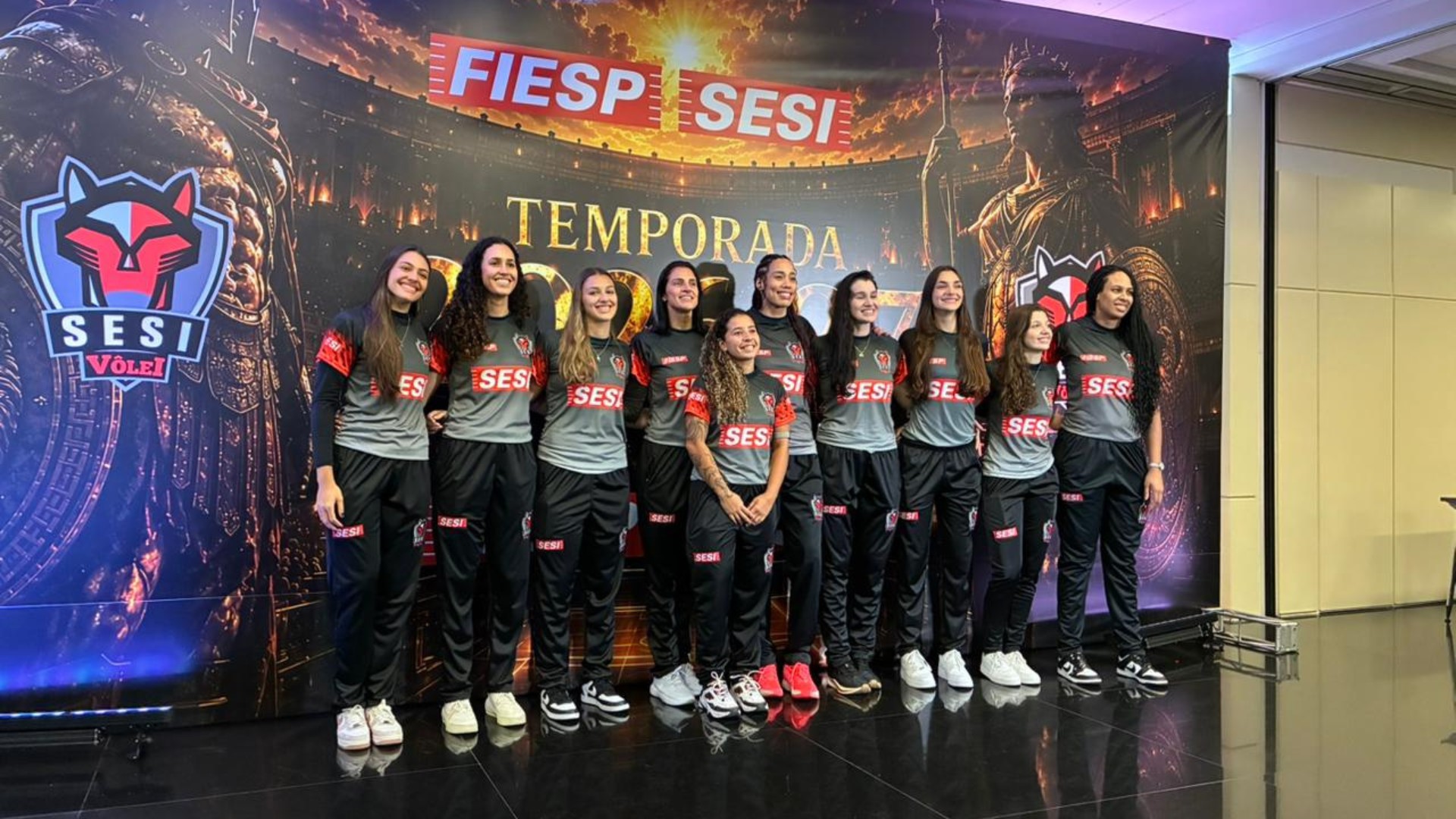 Sesi-Bauru apresenta elencos do masculino e feminino para a temporada 2026/27; veja fotos
