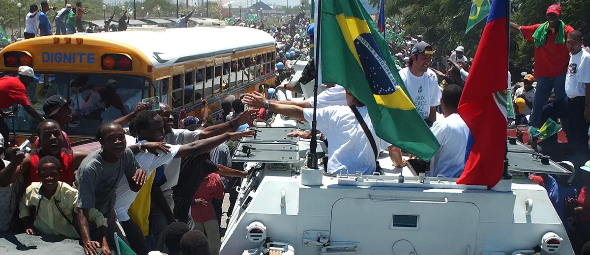Entenda como o futebol teve função diplomática e aproximou Brasil e Haiti há mais de 20 anos