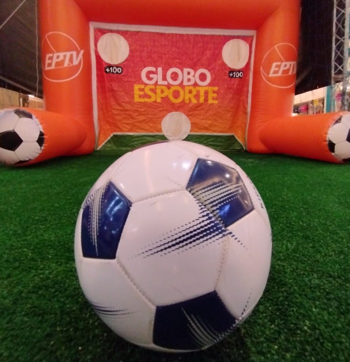 Globo Esporte promove “Chute a Gol” em shopping de Ribeirão Preto em dias de jogos do Brasil