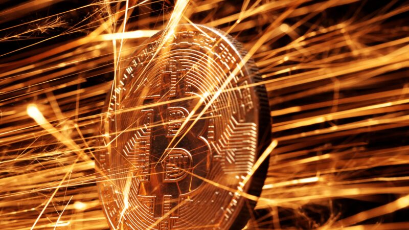 Bitcoin cai abaixo de US$ 60 mil, a primeira vez desde outubro de 2024