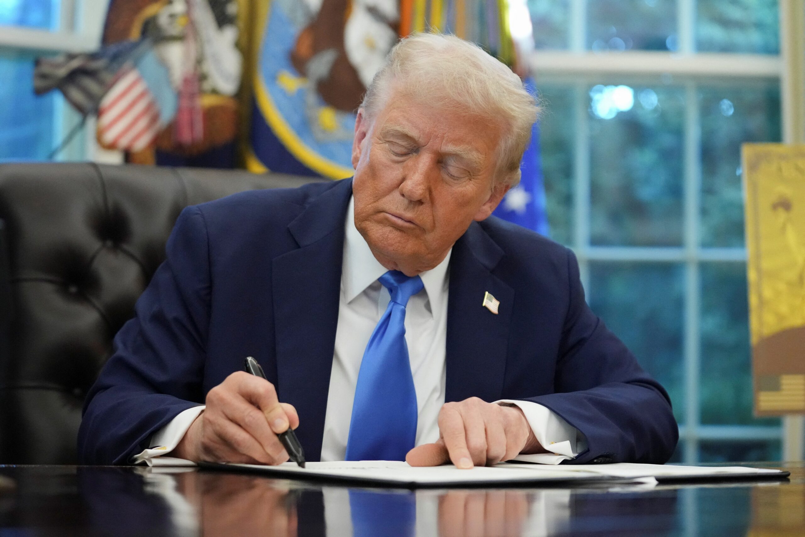 Juiz dos EUA considera legal taxa de 100 mil dólares criada por Trump para vistos de trabalho para estrangeiros