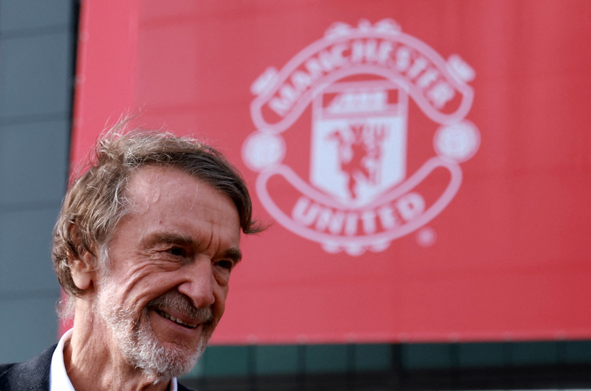 Medalhista olímpico relata ameaça em disputa com dono do Manchester United: “Vai incendiar sua casa”