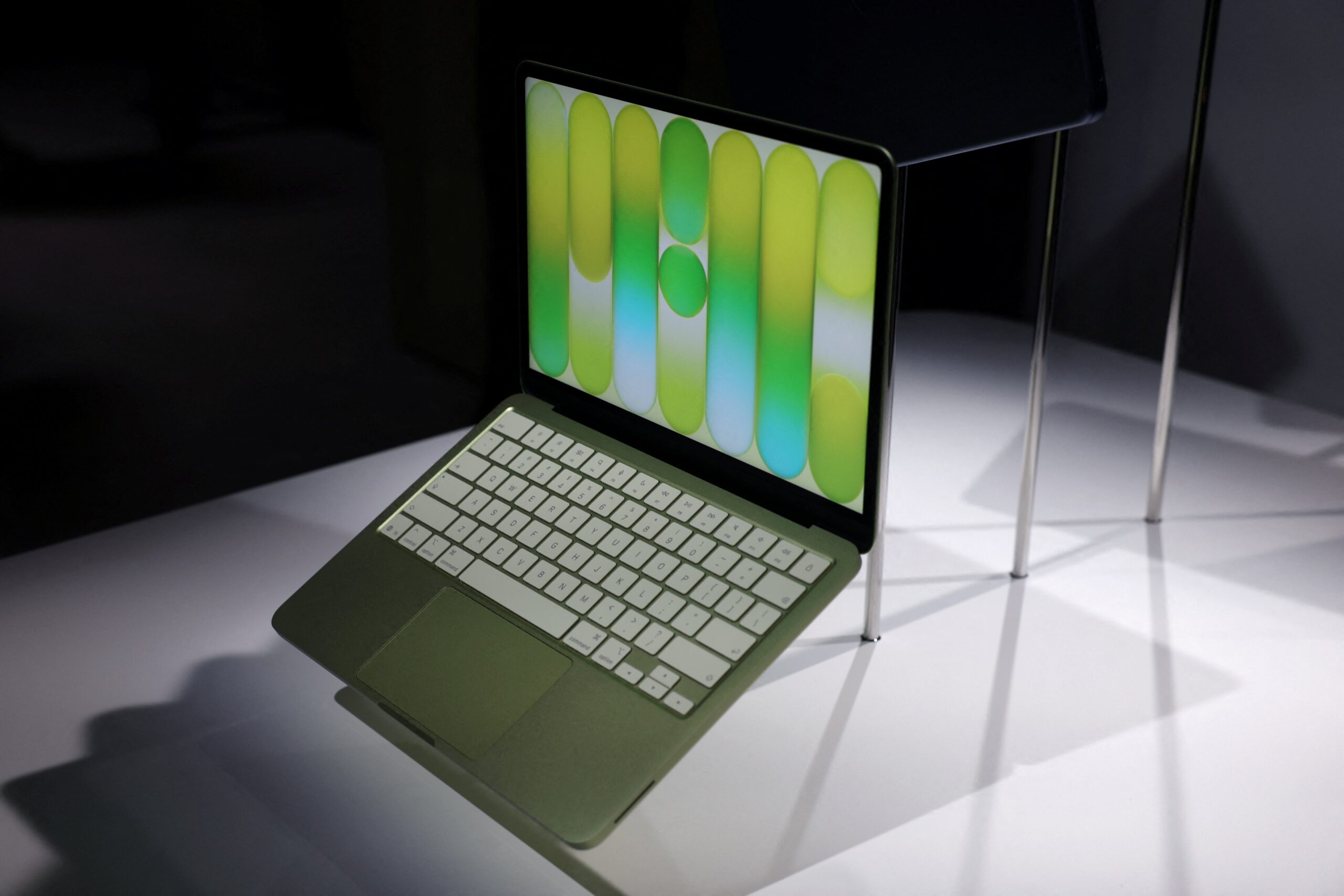 Apple aumenta preços de MacBooks e iPads após disparada no custo de memória