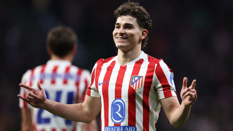 Real Madrid pode disputar contratação de Julián Álvarez com o Barcelona, diz jornal