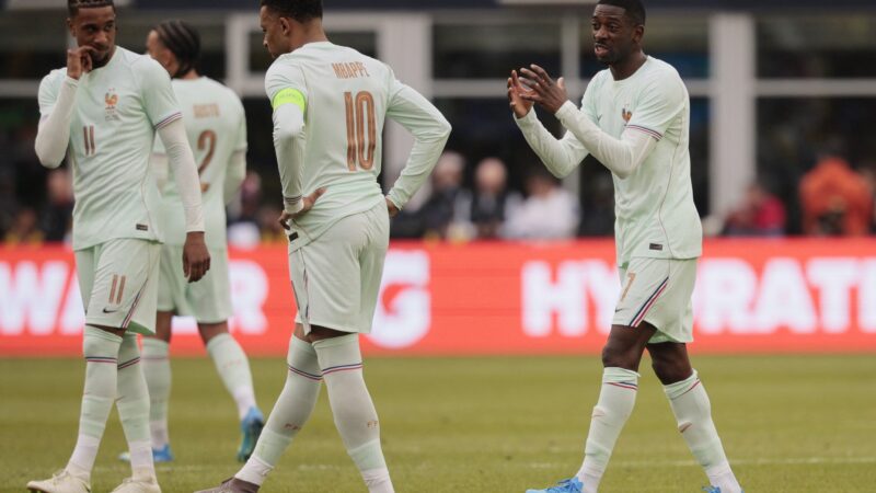 Dembélé pede a Mbappé mais esforço defensivo na França, diz jornal