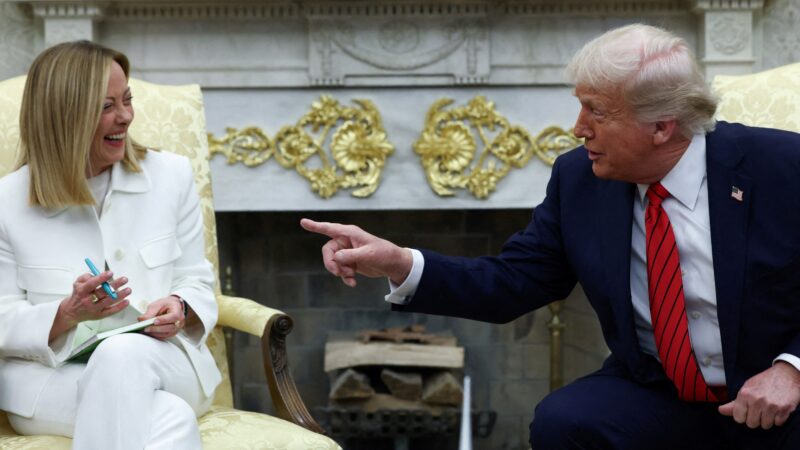 Meloni diz que Trump inventou história de que ela implorou foto com ele na cúpula do G7