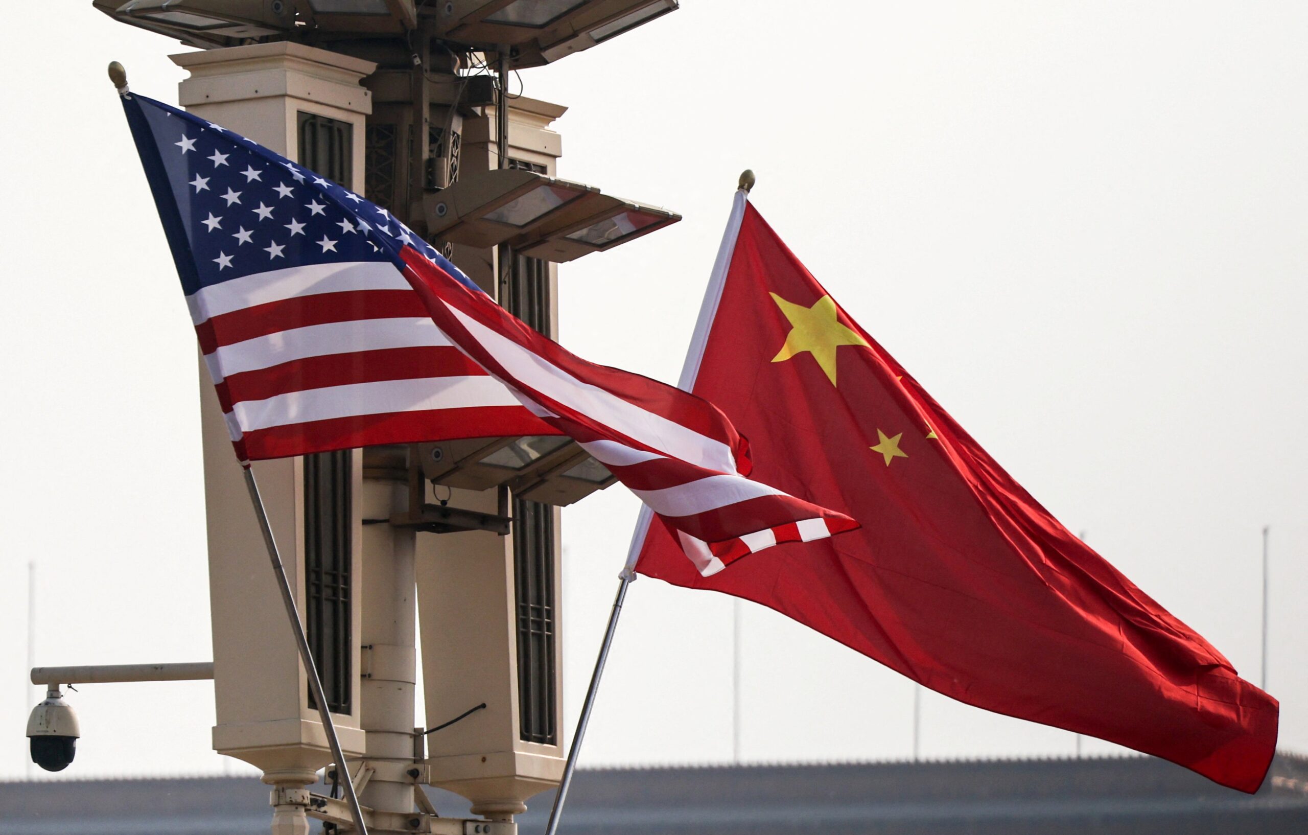China proíbe exportações para 10 empresas dos EUA e amplia retaliação comercial; veja lista