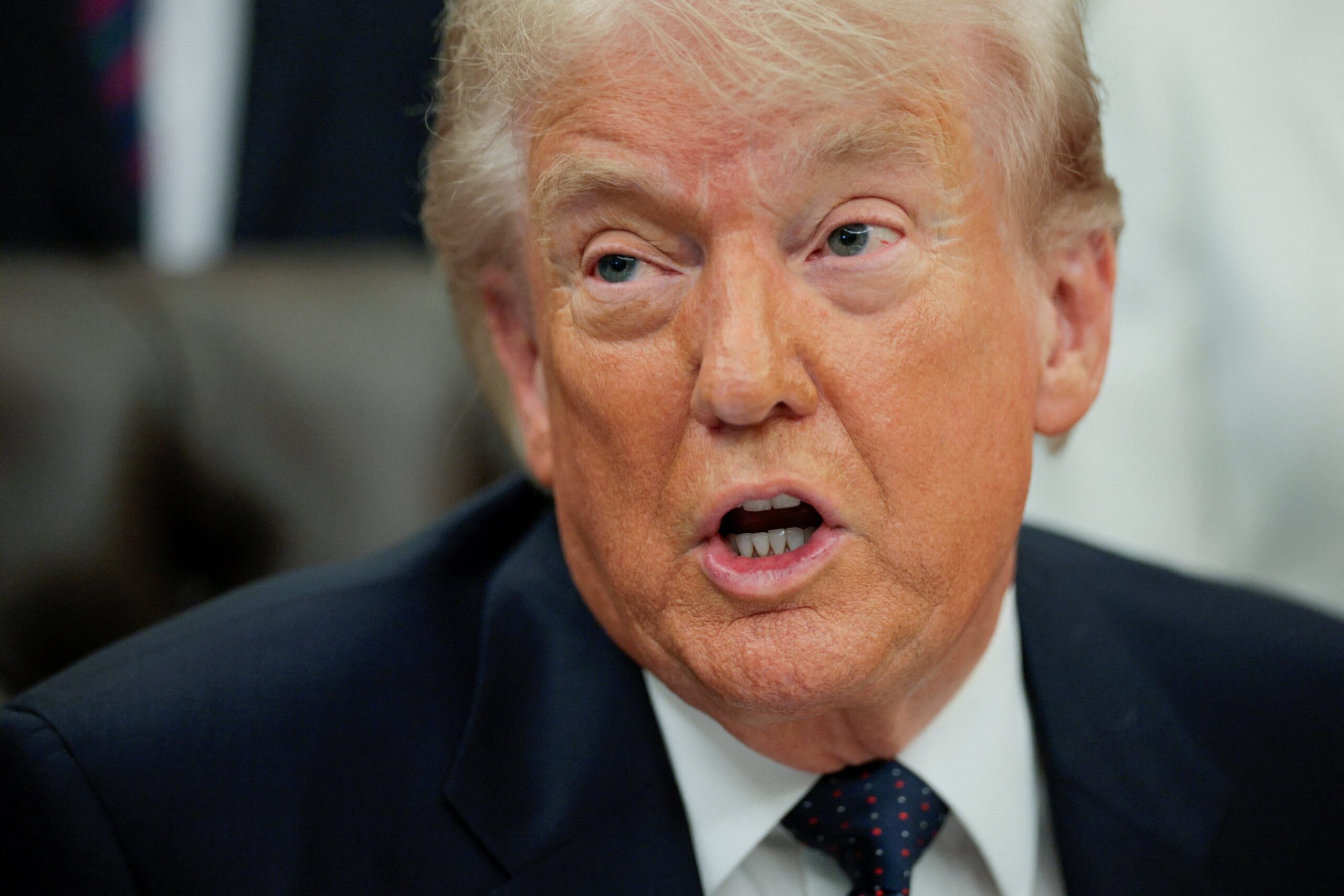 Trump diz que Irã ‘concordou em não ter armas nucleares’ e que se encontrará com líder supremo