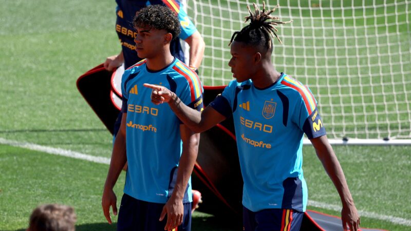 Técnico da Espanha adota cautela e não garante Lamine Yamal na estreia da Copa