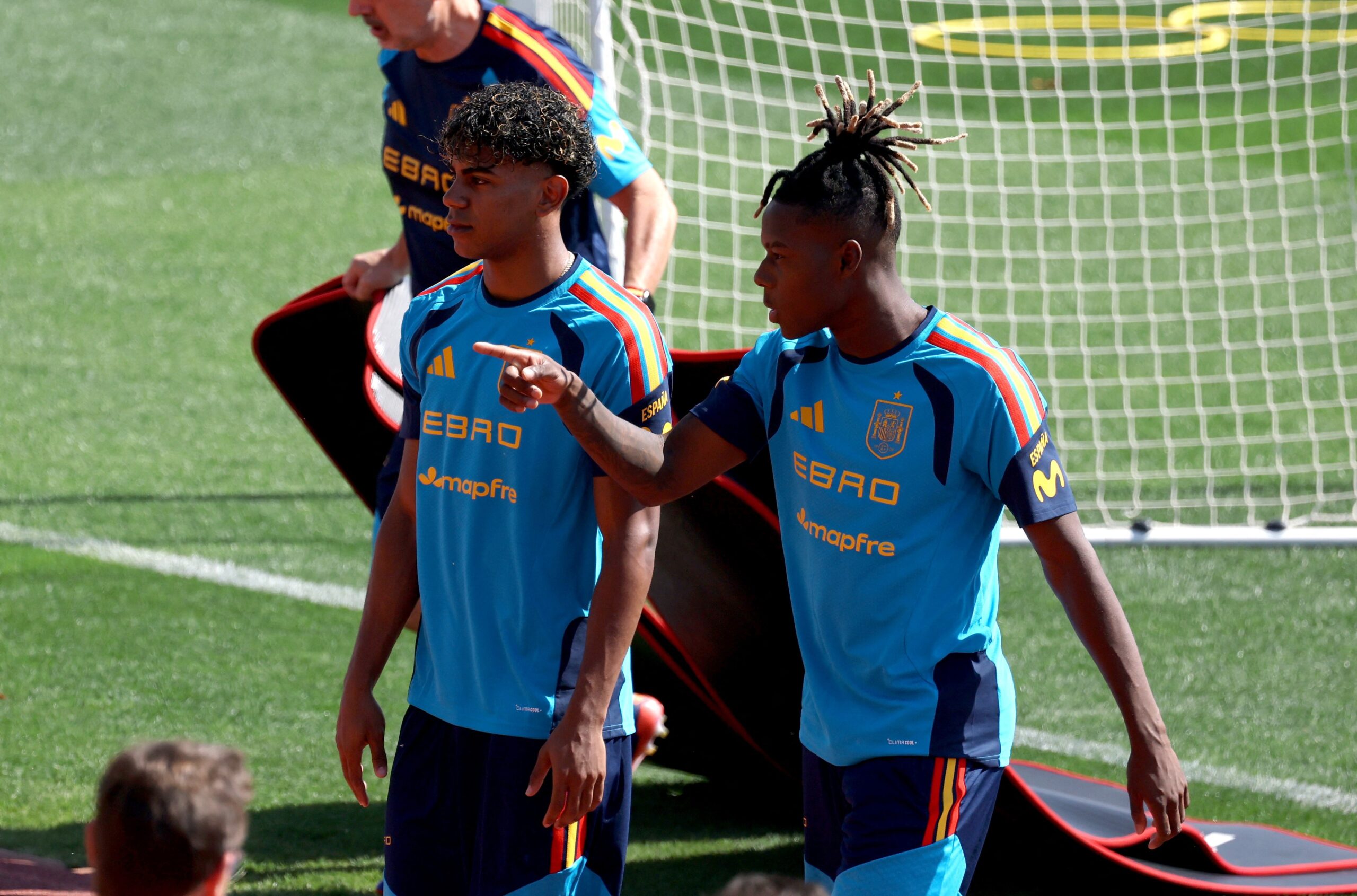 Técnico da Espanha adota cautela e não garante Lamine Yamal na estreia da Copa