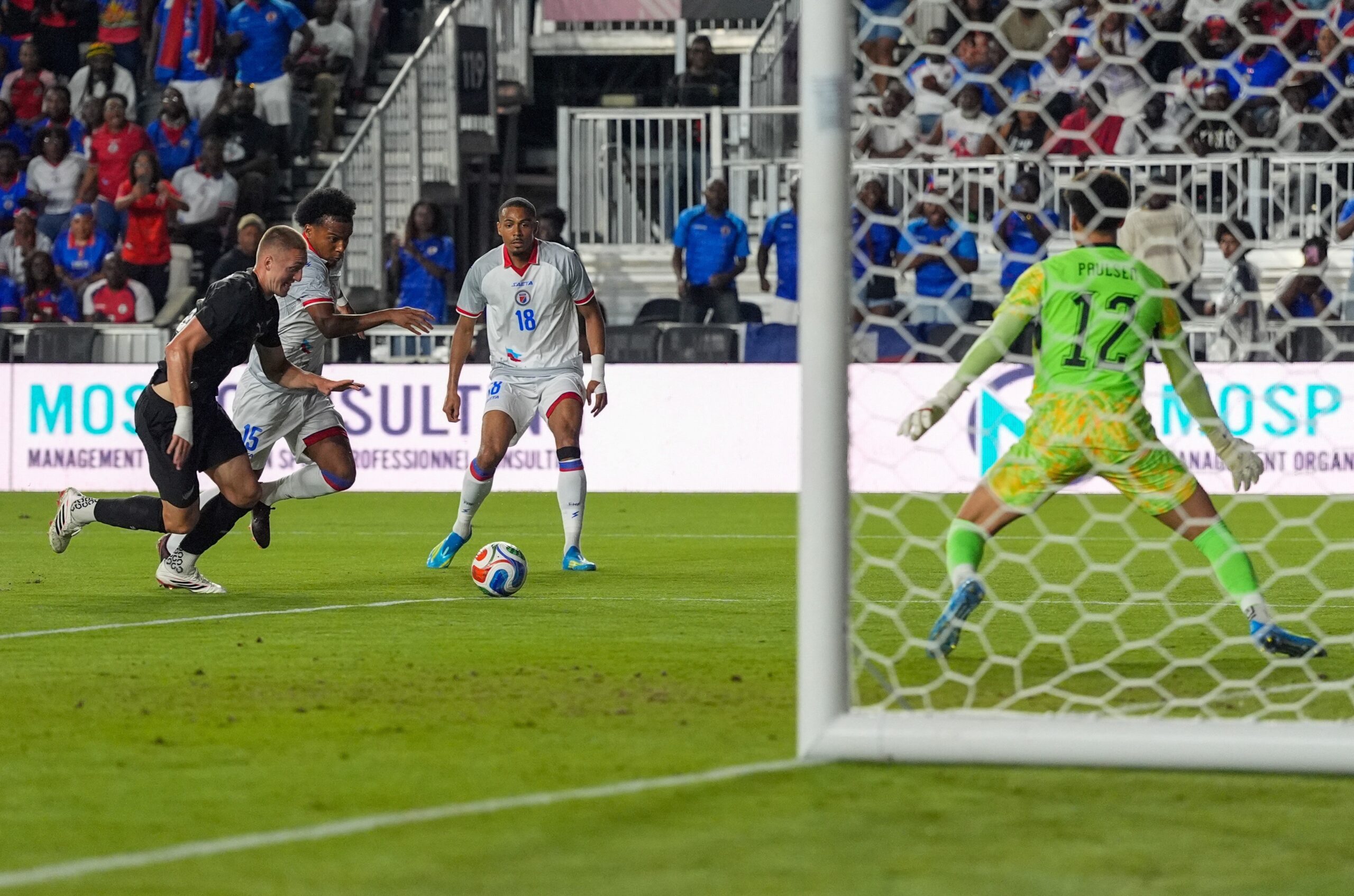 O Haiti goleia e mostra não ser uma seleção desprezível