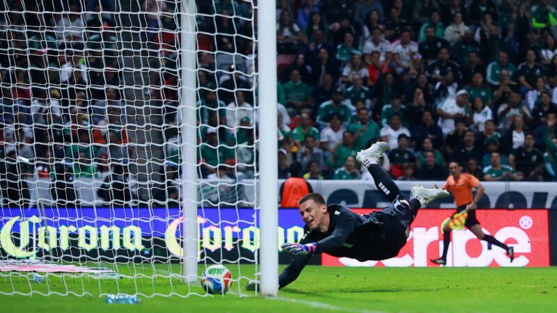 Sérvia faz gol contra bizarro em amistoso contra o México antes da Copa; vídeo