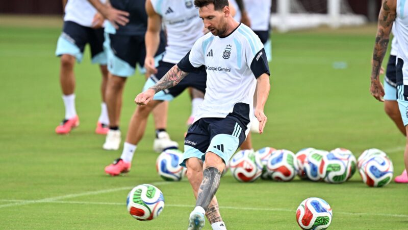 Scaloni revela que Messi estava esperando sair a lista de convocados: “Fez como qualquer jogador”