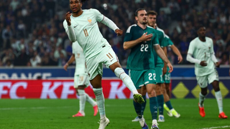 Se valesse para o Cartola: Olise detona a Irlanda do Norte em atuação que beiraria os 30 pontos