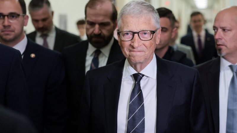 Bill Gates diz que Epstein tentou chantageá-lo por sua infidelidade com a esposa, Melinda Gates