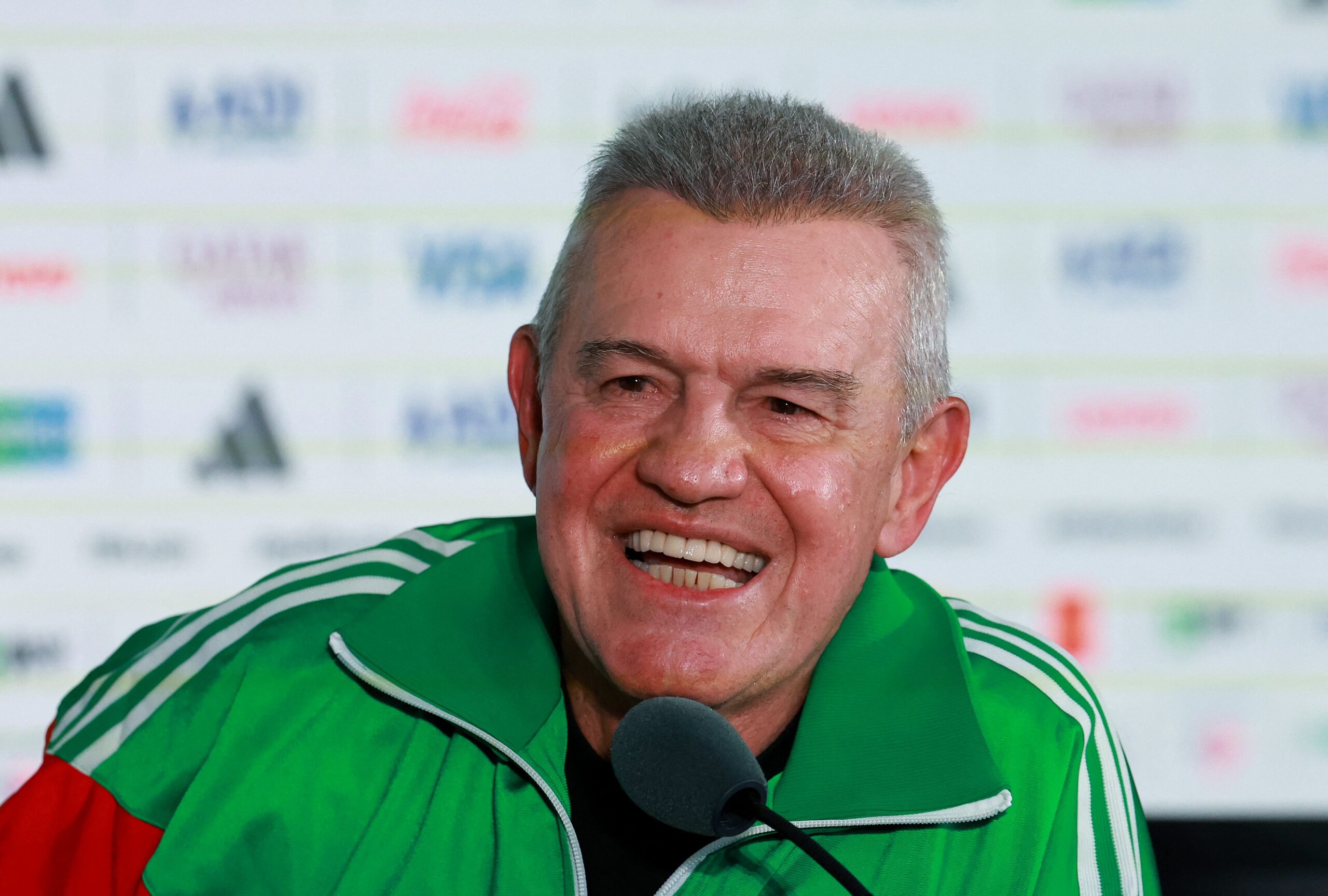 Técnico do México descarta vantagem e se emociona com Copa do Mundo em casa: “Inexplicável”