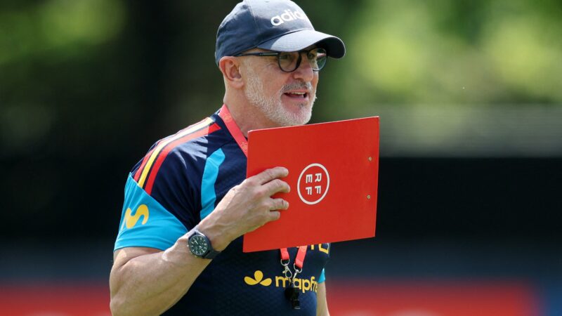 Técnico dispensa rótulo na Espanha e crava: “É a Copa com maior número de favoritos”