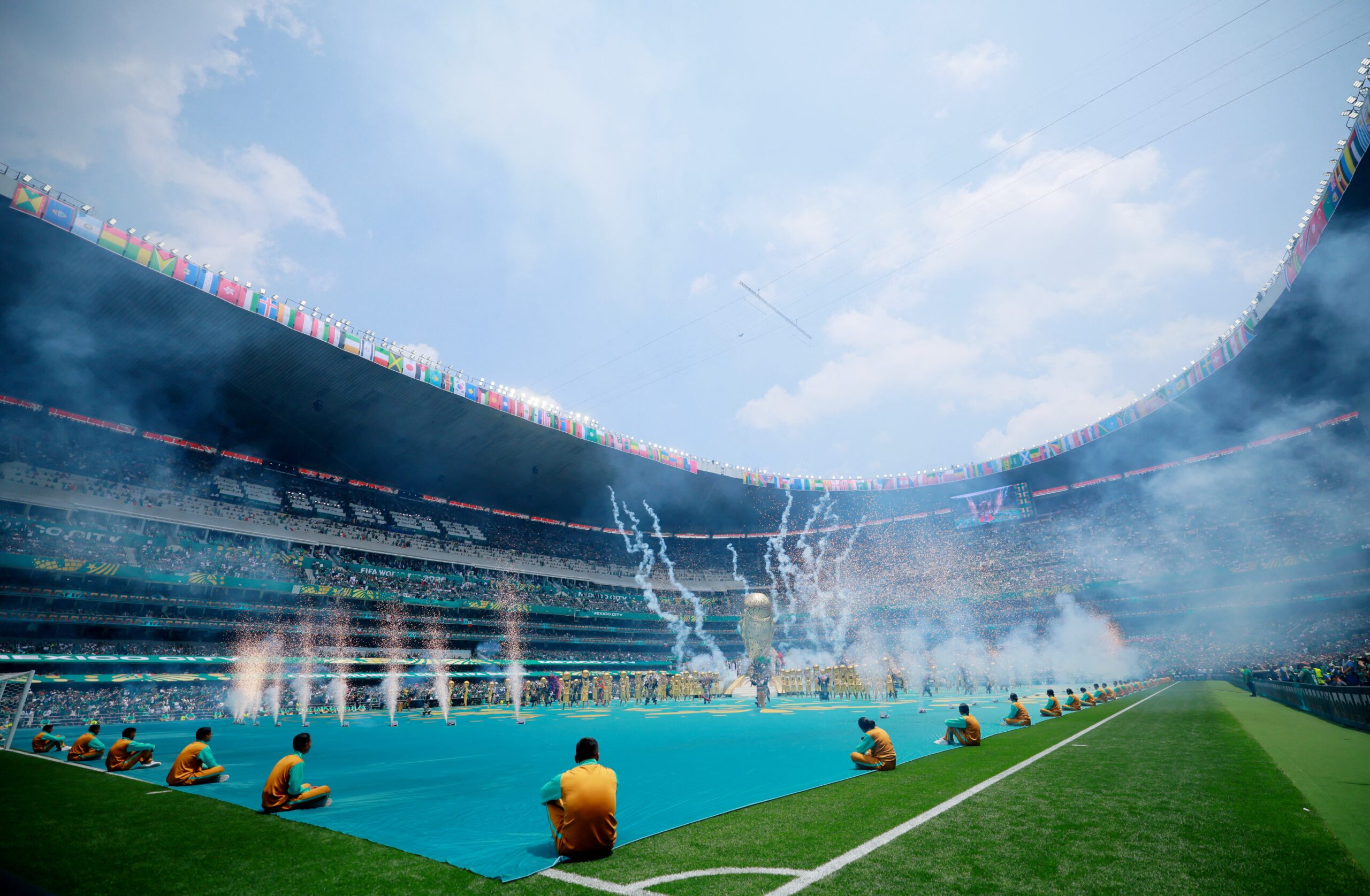 Bandeira palestina é hasteada no estádio da abertura da Copa do Mundo; entenda o motivo