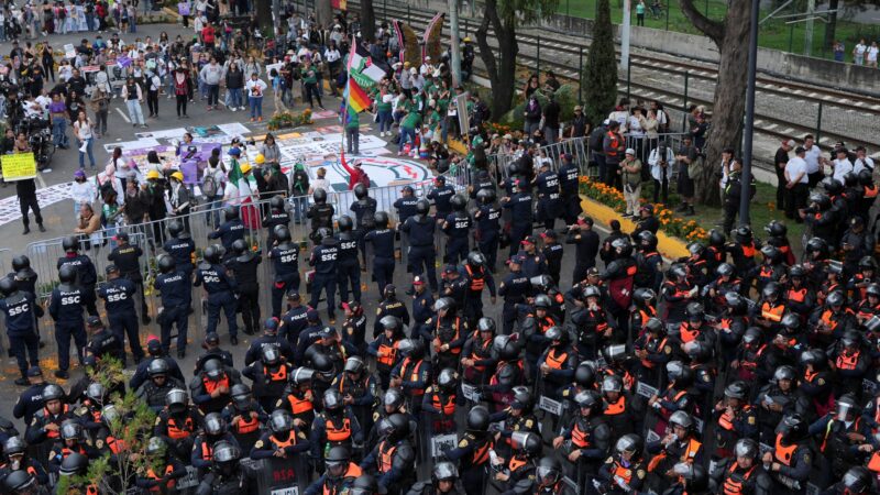 Protestos nos arredores da abertura da Copa geram bombas, correria e ação enérgica da Polícia