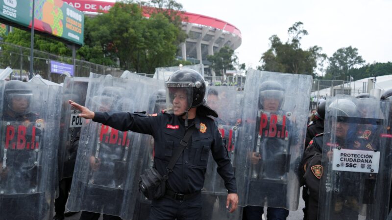 Copa do Mundo: polícia e manifestantes entram em confronto no México