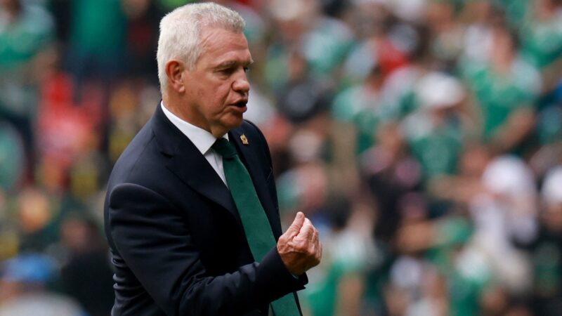 Técnico do México exalta ambiente em vitória na abertura da Copa, mas cobra time: “Relaxamos”