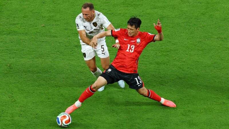 Quem é Coufal, especialista em laterais que deu assistência para gol da República Tcheca na Copa