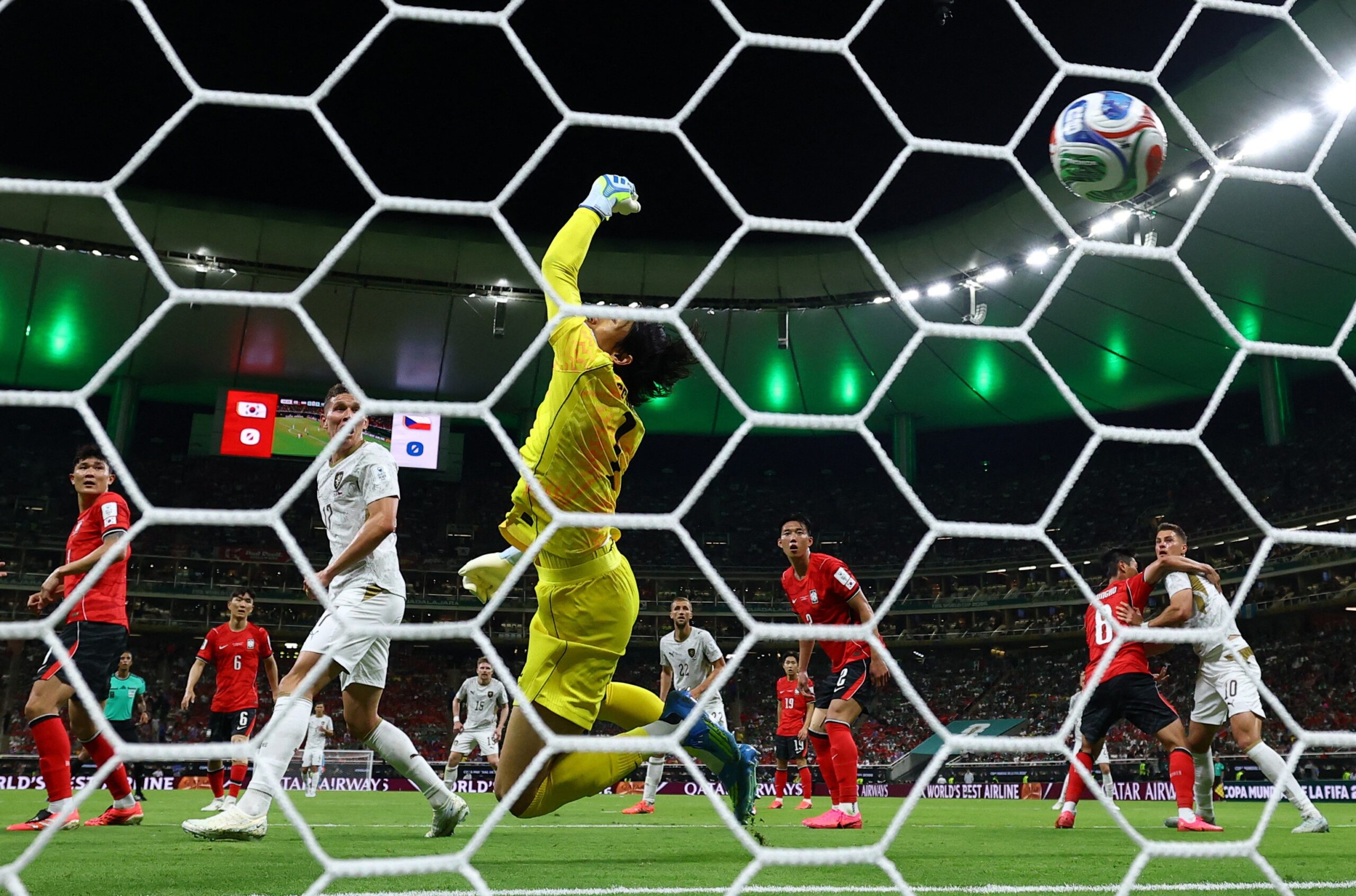 Cucabol vive: gol da República Tcheca com origem em lateral faz internautas lembrarem de Cuca